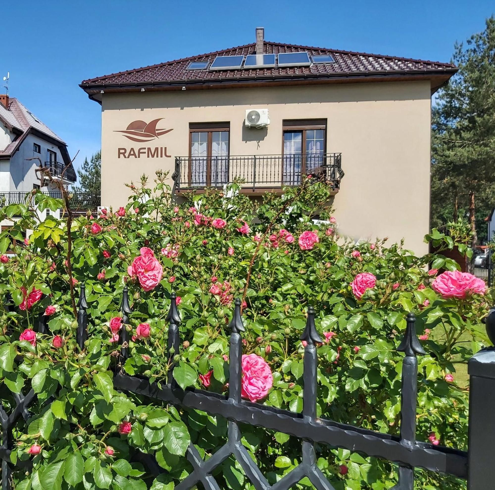 Osrodek Wypoczynkowy Raf-Mil Aparthotel Wicie  Exterior foto