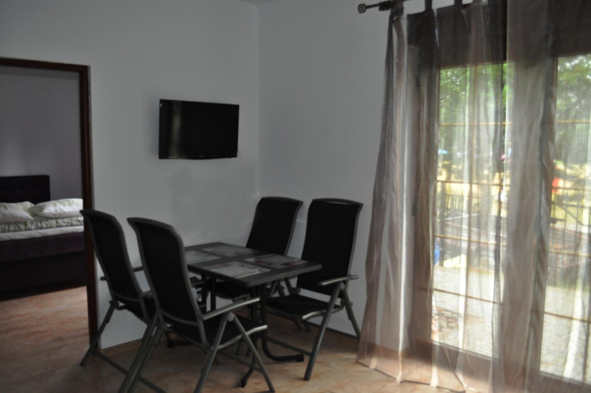 Osrodek Wypoczynkowy Raf-Mil Aparthotel Wicie  Exterior foto