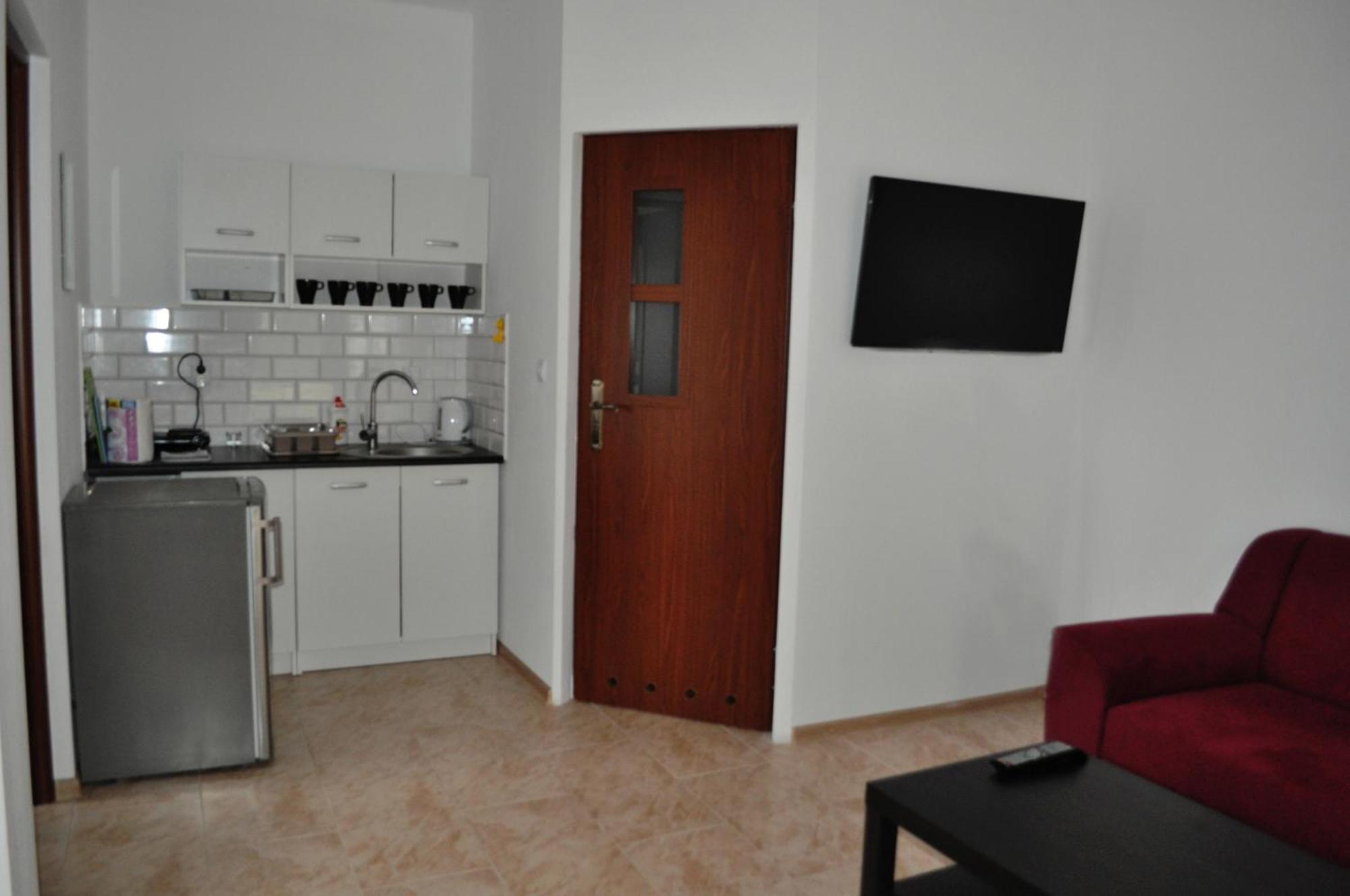 Osrodek Wypoczynkowy Raf-Mil Aparthotel Wicie  Exterior foto
